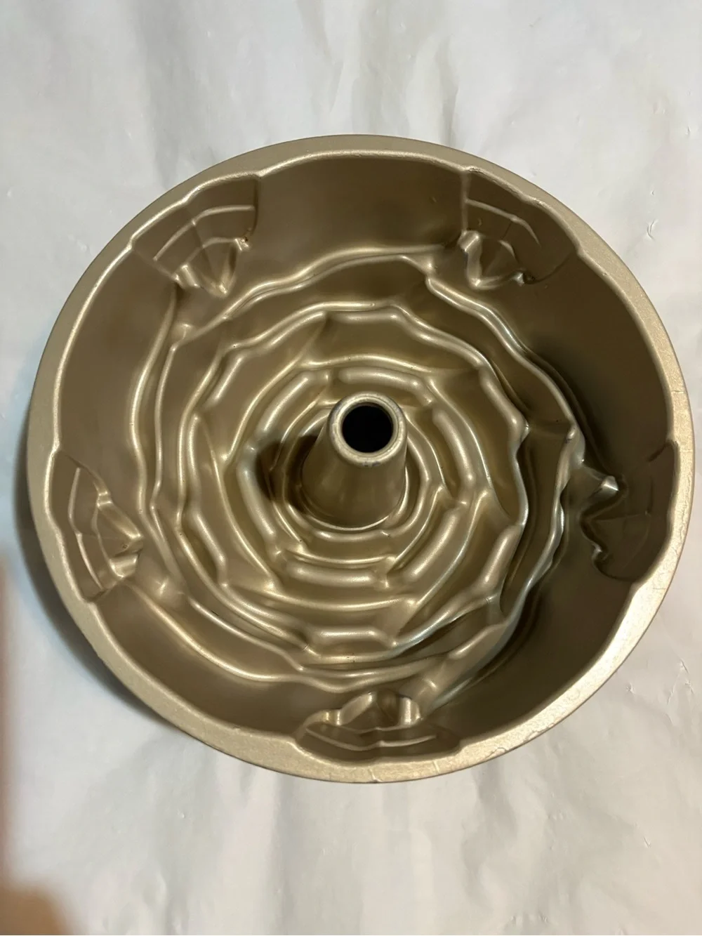 Nordic Ware Metallic Gold Rose Bundt Pan
